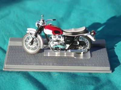 TRIUMPH T120 BONNEVILLE 1967 MOTORCYCLE DIECAST MODEL  