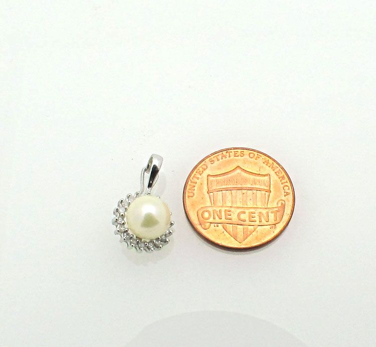 14k White Gold Genuine Pearl Diamond Charm Pendant  