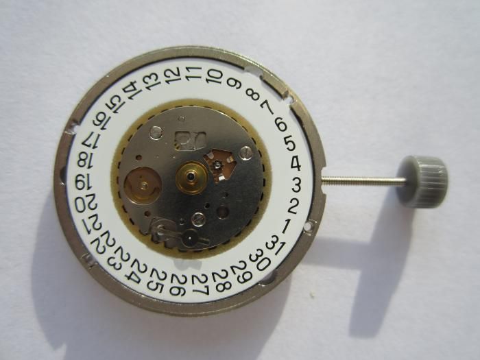 FE 10½   7120 quartz movement with small second hand  