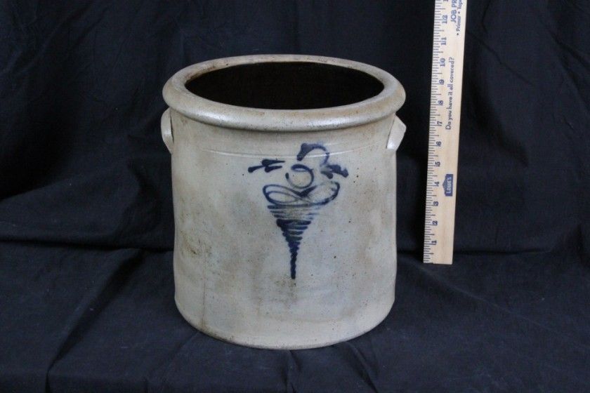 L40 SALT GLAZE 1890s BRUSHED COBALT STRAIGHT HANDLED 3 GAL CROCK W 