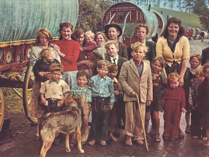 Ireland WAGGON FAMILIES AT PUCK FAIR. 1957. Gipsies.Tinkers. Vintage 