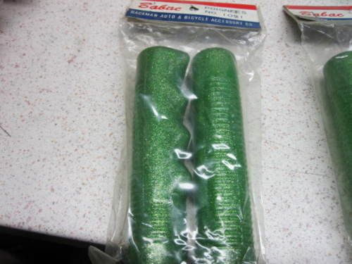 VINTAGE BICYCLE OLD BIKE GRIPS METAL FLAKE GREEN NIB  