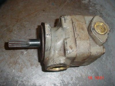 8N 600 800 FORD TRACTOR LIVE VICKER HYDRAULIC PUMP FORD 800 600 8N 