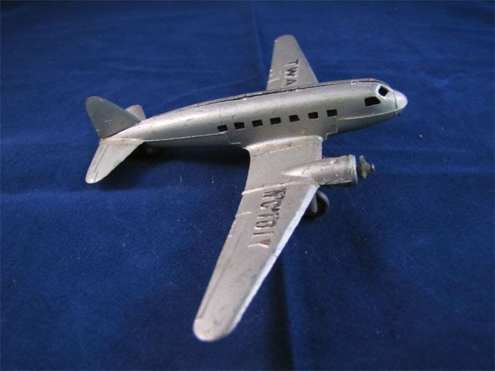 Vintage Tootsietoy #717 TWA DC 2 1937 Silver Toy Plane  