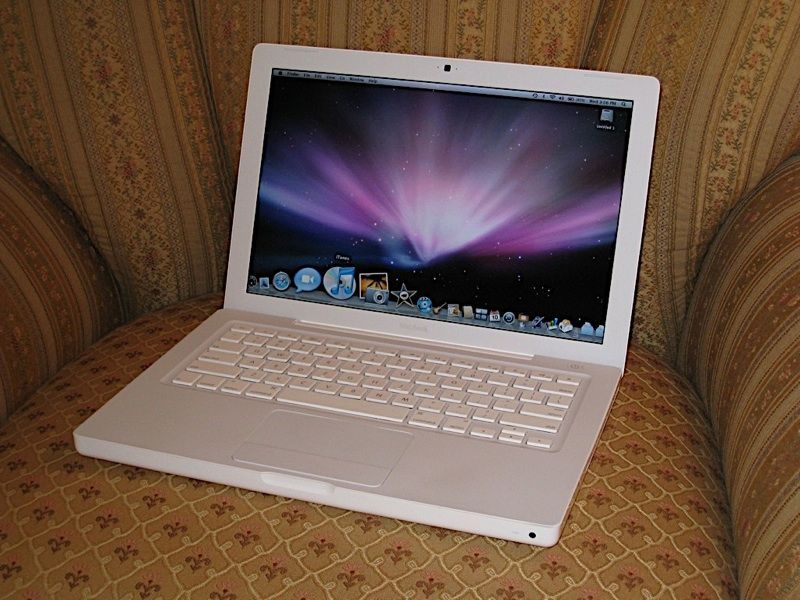 ULTIMATE 13 Apple Macbook Core 2 Duo/500 GB Hard Drive  