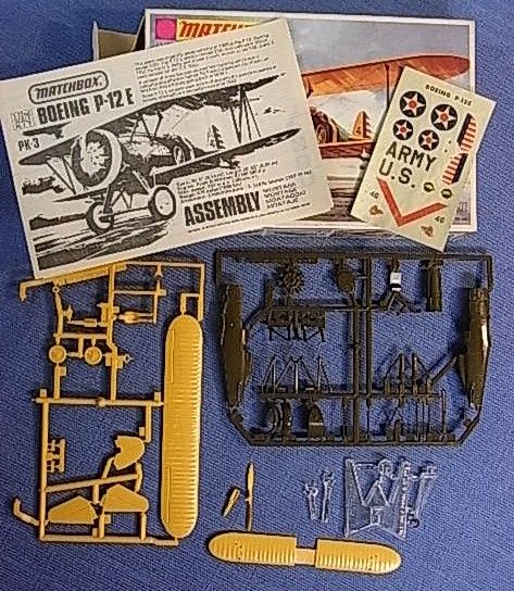   * BOEING P 12E * MATCHBOX * MODEL AIRPLANE KIT 1/72 VINTAGE GERMAN