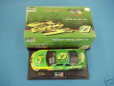 Revell 1/24 Chad Little #97 John Deere 1996 bank  