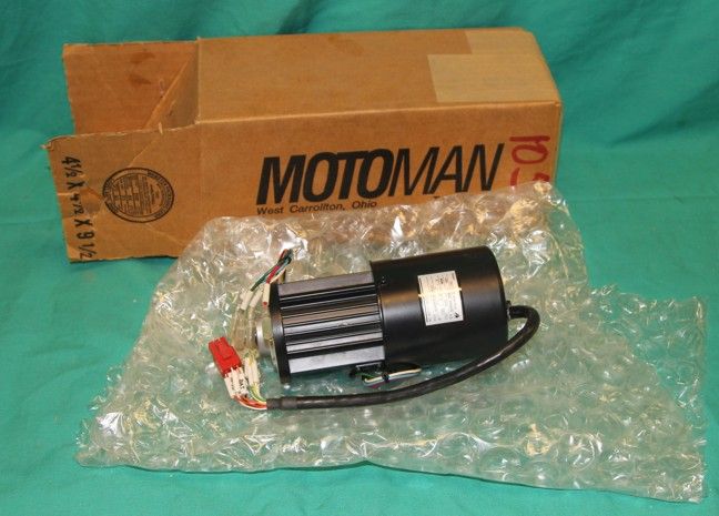 Yaskawa AC Servo Motor USAREM 01YR22 Motoman robot  