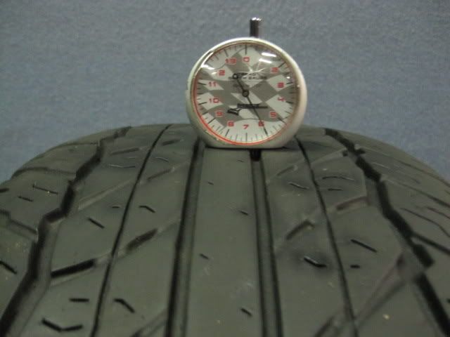 ONE DUNLOP AT20 GRANDTREK 265/65/17 TIRE (M3404) 6/32  