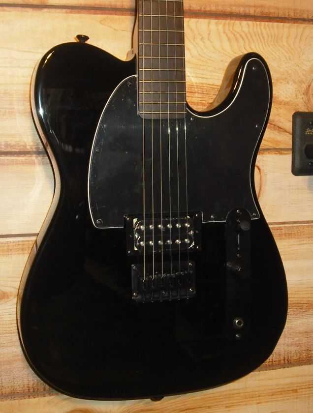 Squier® Avril Lavigne Skull Inlay Telecaster Black 885978171712 