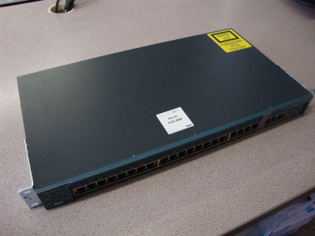 Cisco Catalyst 2950 series Switch 24 Ports 10/100BaseT+  