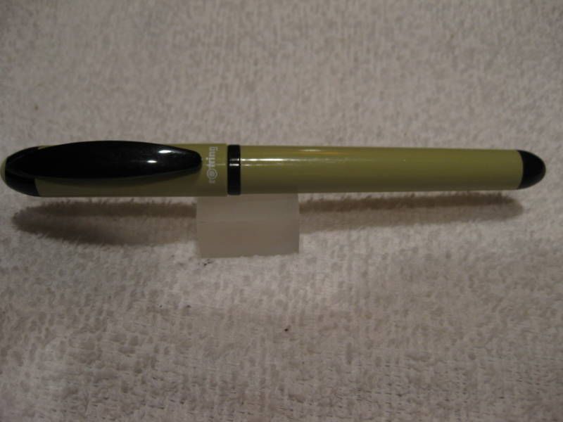 ROTRING SURF FOUNTAIN PEN LIGHT GREEN  