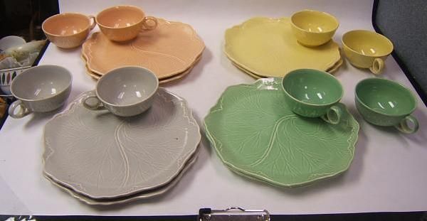 Universal Pottery Ohio Oven Proof 16 pc Leaf snack set  