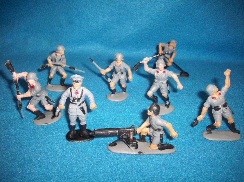 Chabens vintage painted 1/32 WWII German soldiers X8  