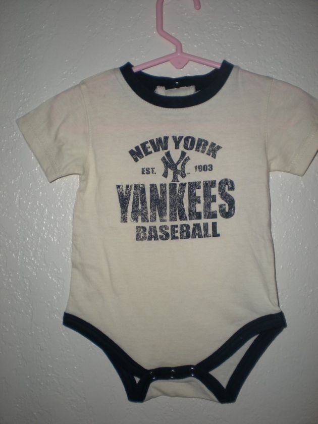 NEW IR New York Yankees INFANTS 0/3 Months Creeper 1HK  