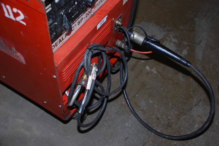 VERY NICE LINCOLN IDEALARC SP 200 MIG WELDER, SINGLE PHASE 460v INV 