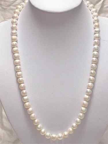 Beautiful 8 9mm White Akoya Cultured Pearl Necklace 25  