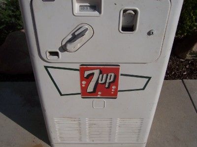 1950s VMC 7up 33 Machine Embossed Unrestored 100% Complete Rare Coca 