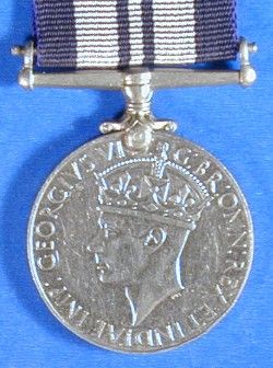 BRITISH INDIA SERVICE MEDAL 1939 45 Q0559  