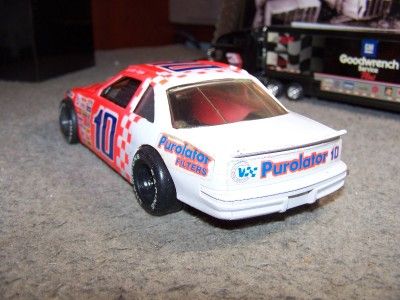   NASCAR 1/24 SCALE DRIVER DERRIEK COPE. BUYER PAYS 9.80 S&H IN THE U.S