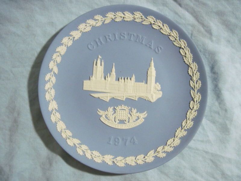 1974 WEDGWOOD CHRISTMAS PLATE Jasperware PARLIAMENT  