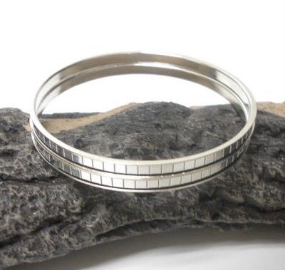 FASHION SILVER BANGLE BRACELETS  SET OF 2   