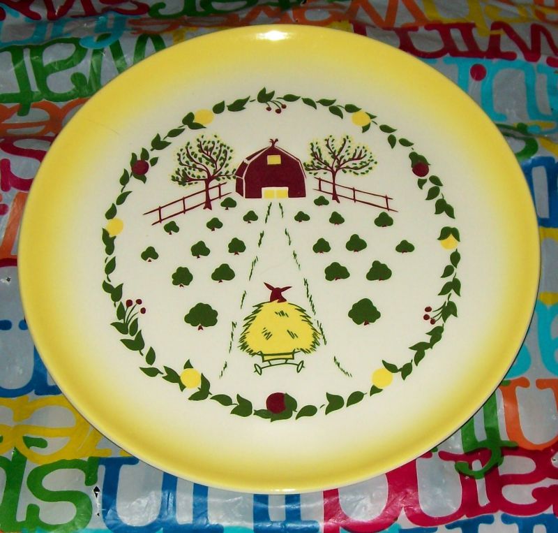 BROCK~YELLOW~CALIFORNIA FARMHOUSE~PLATE*small chip  