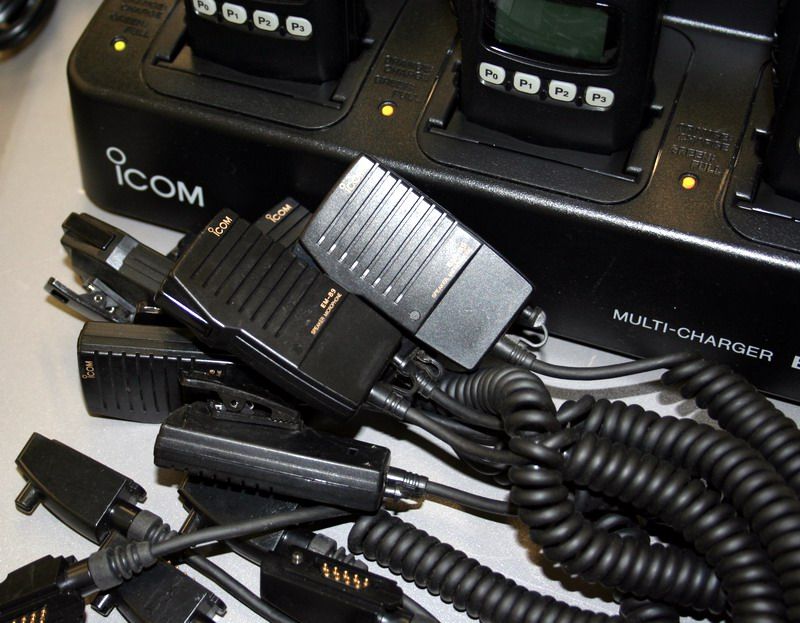 Lot 6 iCOM IC F30GS VHF Radio w AC Adapter Charger Base  