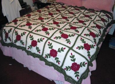 CROCHETED AFGHAN VINTAGE LOOK SHABBY ROSES COTTAGE STYLE 30 Squares 